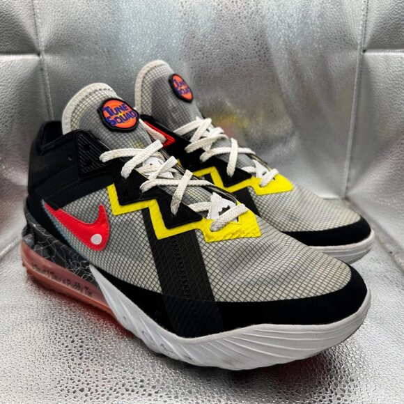Size 10 Nike Multicolor Space Jam x LeBron 18 Low Sylvester x Tweety CV7562-103 - Picture 1 of 15